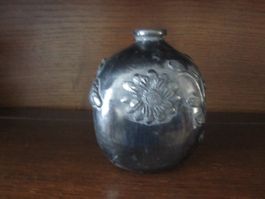 Skulpturale Vase aus Hämatit-Südamerikanisch