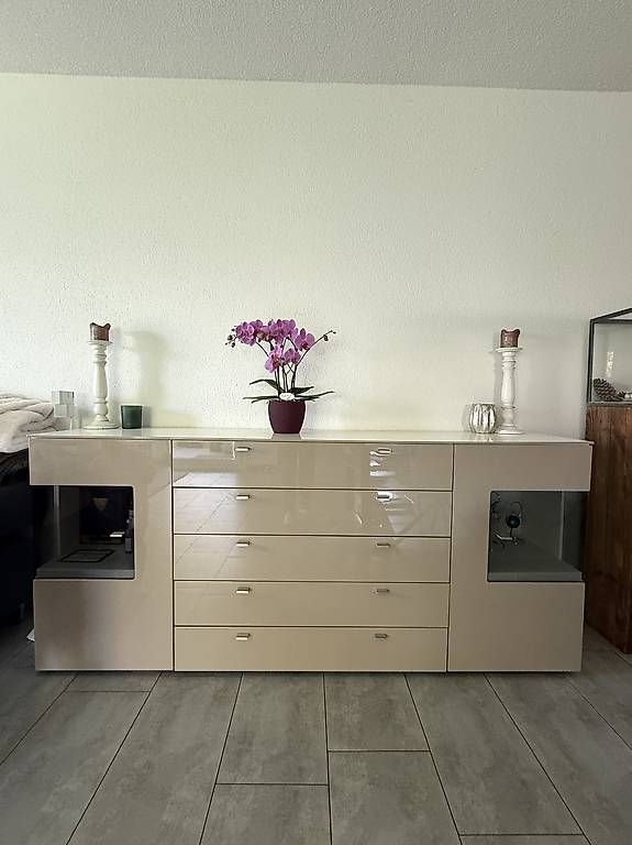 Cassettiere: Gut erhaltenes Sideboard mit Beleuchtung – Usato da Bonstetten venduto da sporty_86