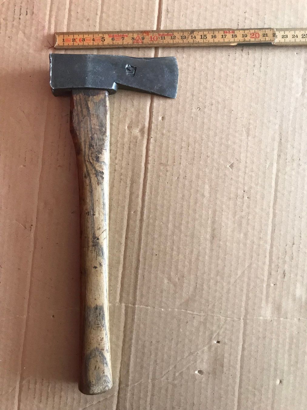 Tous les outils: Axt Beil geschmiedet W – D'occasion à Unterkulm par Fabulirius