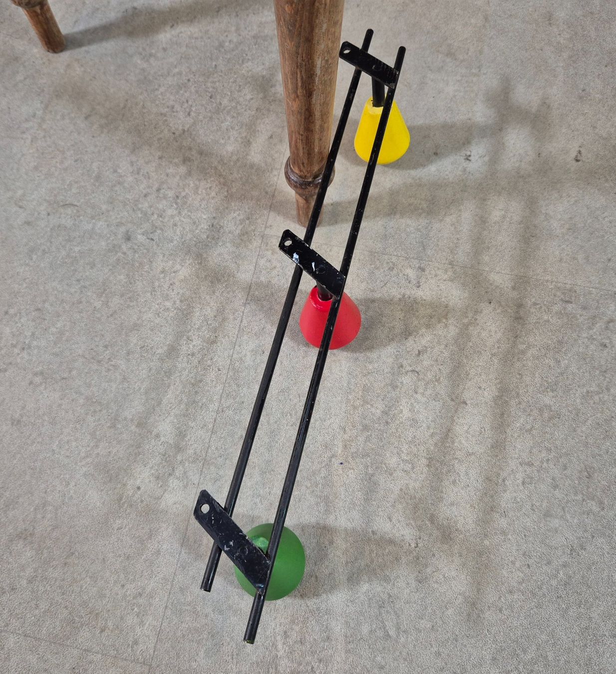 Guardaroba: 1950 Wall Coat-Rack, Wandgarderobe Design Garderobe – Usato da Nottwil venduto da Wondewa-Shop 6