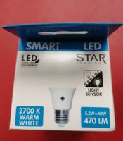 Neue Smart LED Lampe mit Sensor, 2700K Warmweiss, 5.2W