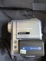 Sony Digital Handycam DCR-PC104E PAL mit Zubehör