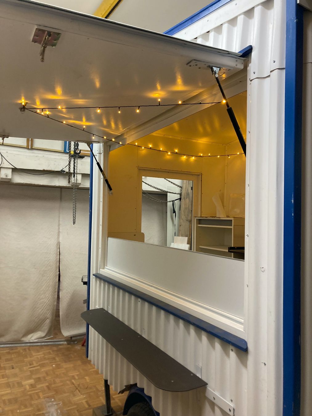 Altro per Eventi aziendali & Feste: kleiner Verkaufsanhänger – Usato da Volketswil venduto da Circus65 4