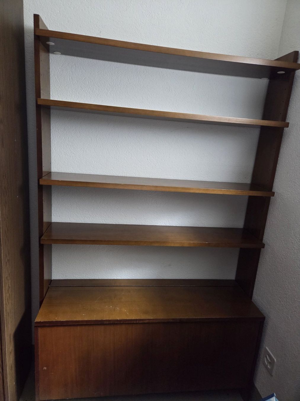 Regale: Büchergestell – Gebraucht aus Huttwil von Rosima