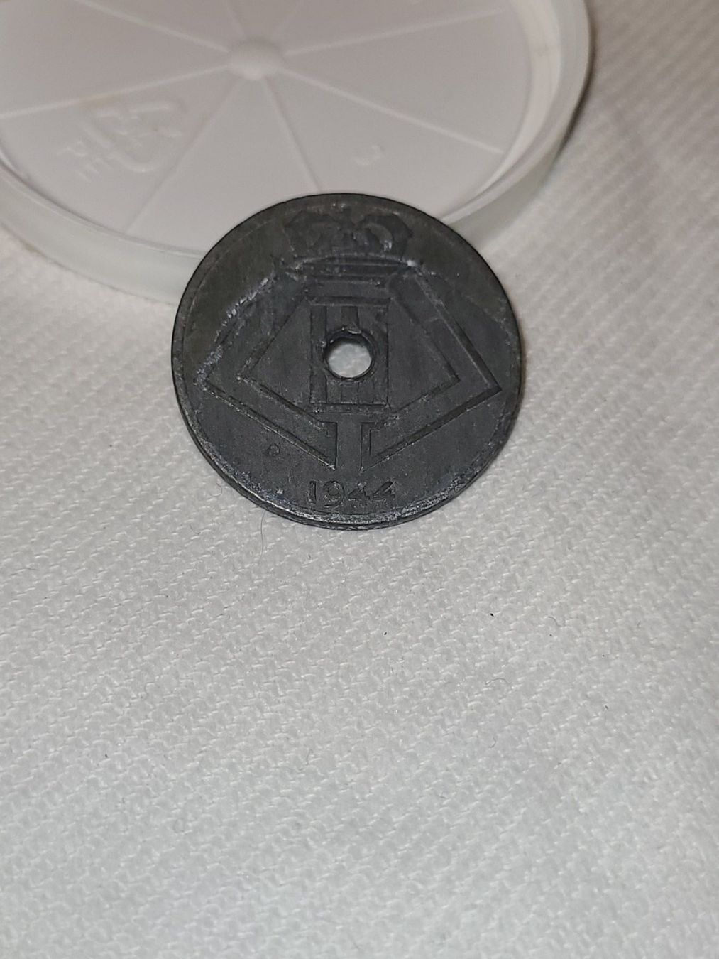 Tutti le monete: Pièce de 25 centimes Belge 1944 – Difettoso da La Chaux-de-Fonds venduto da reu_kx5l 4
