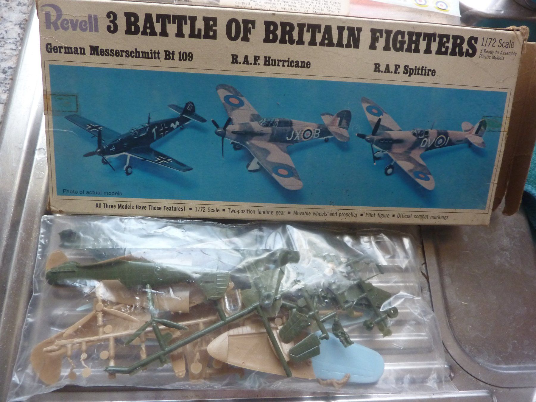 Revell Kit di modellismo & Modellini statici: FIGHTERS SET – Nuovo e nell'imballaggio originale da Balsthal venduto da bouteliee 1