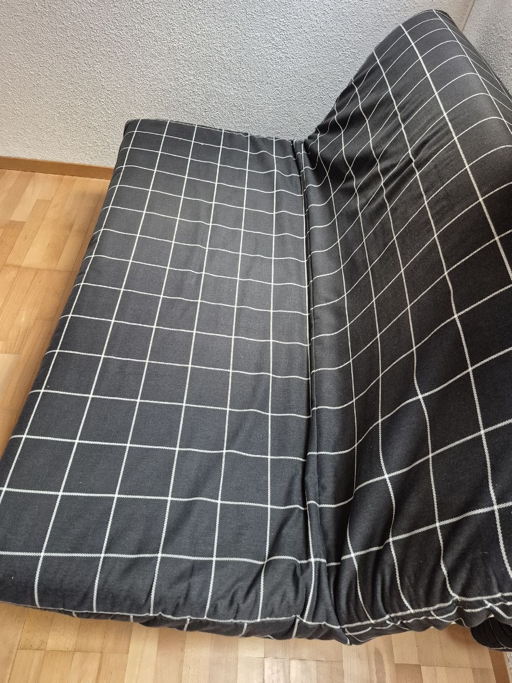 Divani: Schlafsofa schwarz weiss kariert – Usato da Niederweningen venduto da sternchen2809 1