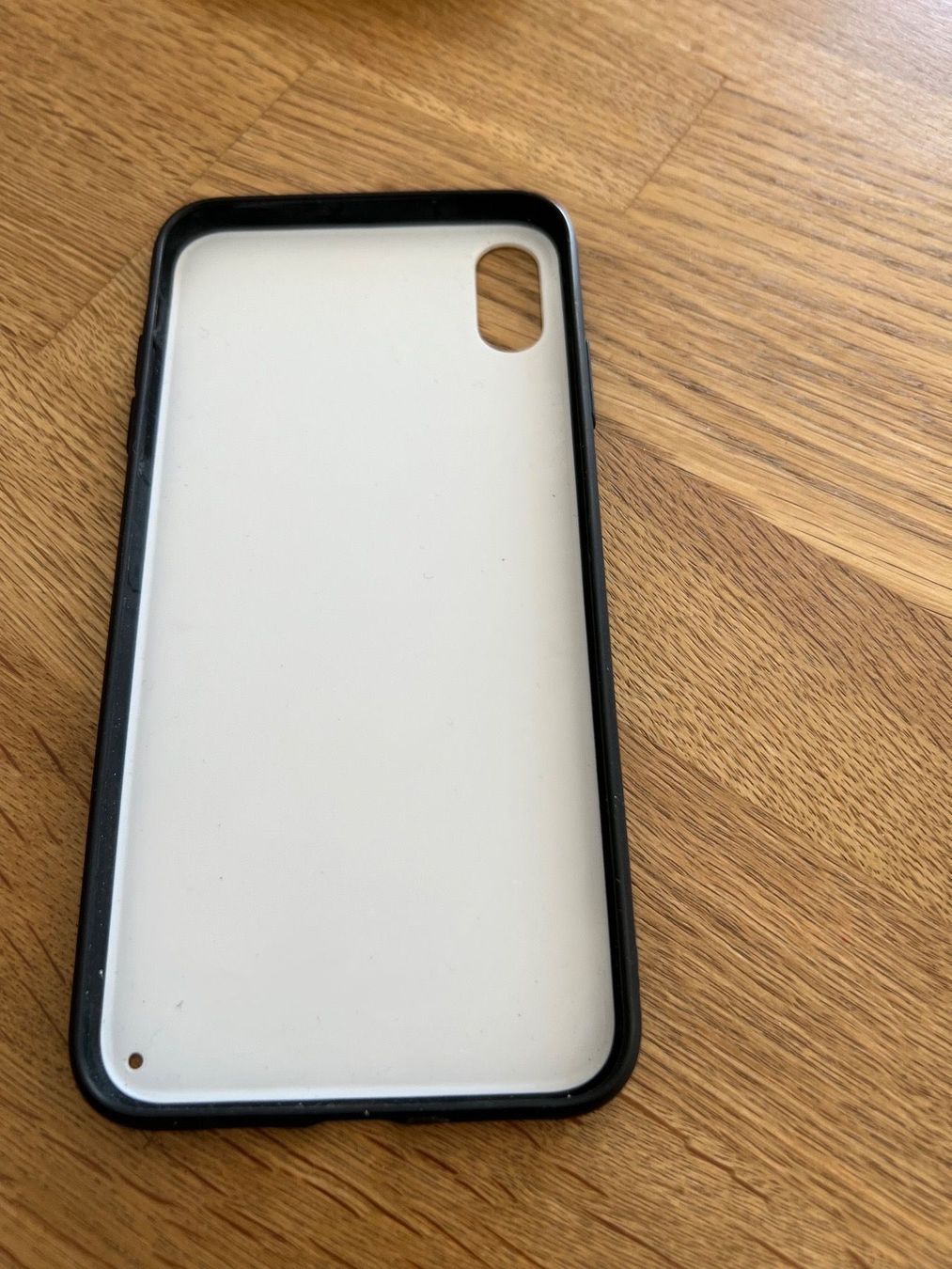 Apple Cover & Protezioni schermo: Cover für Iphone XMax Pferd – Usato da Seewen SO venduto da Muggi3 1