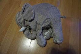Grauer Stoff-Elefant