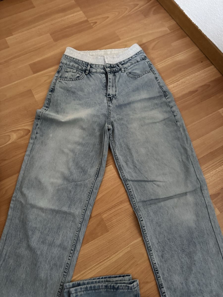 Jeans: Jean en denim bleu clair coupe large taille élastique – Gebraucht aus La Chaux-de-Fonds von Syd_05 1