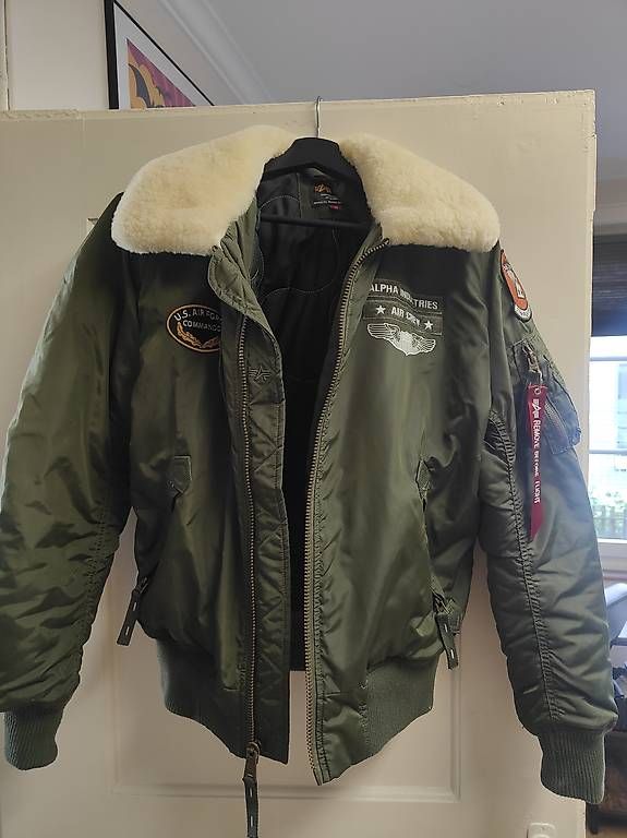 Alpha Industries Giacche: Originale Alpha Industries Bomberjacke Grösse M – Usato da Altdorf UR venduto da RayPerson