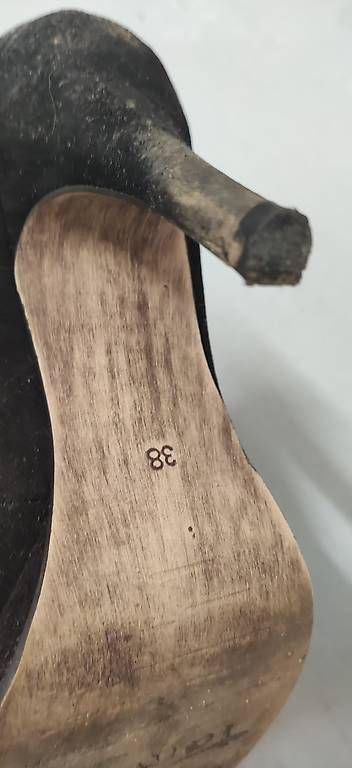 Scarpe da donna: getragene schwarze Highheels Gr. 38 Buffalo – Nuovo (secondo la descrizione) da Oberentfelden venduto da MrRicardolino 3