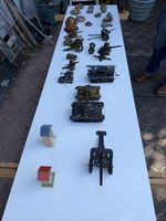 Konvolut aus antikem Militärspielzeug