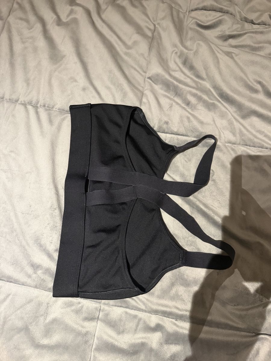 Under Armour Sonstige Unterwäsche: Brassiere – Gebraucht aus Montsevelier von Duna2210 1