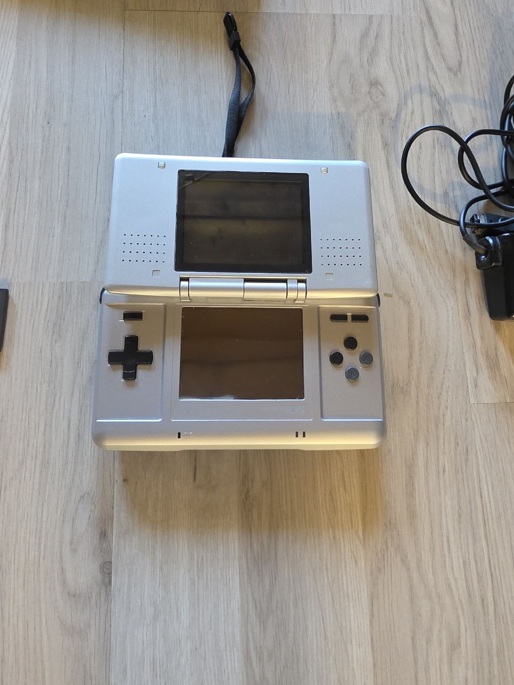 Nintendo Spiele: Nintendo DS Classic Silber + Rayman DS getestet – Gebraucht aus Tafers von whereyogamesat 1