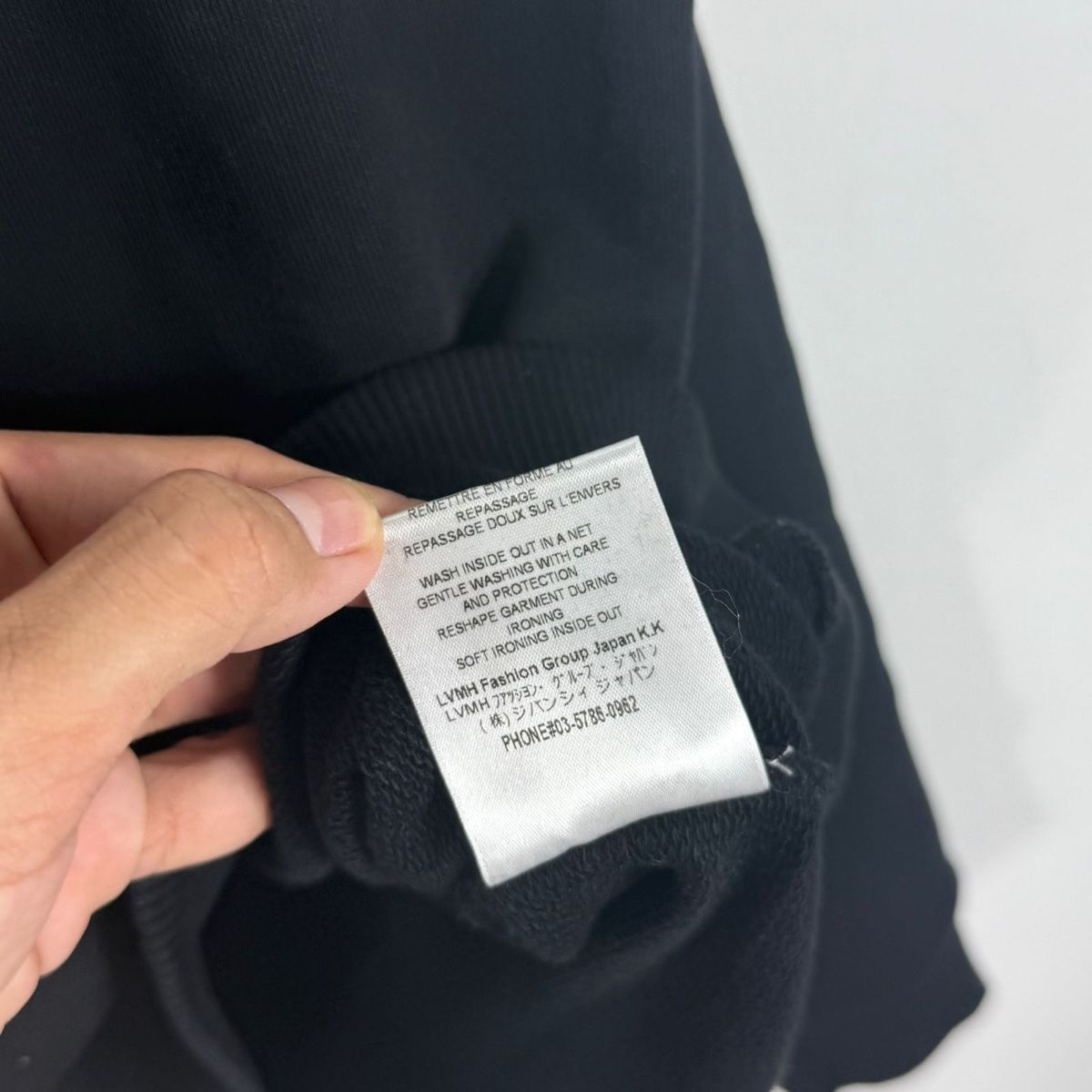 Givenchy Pullover & Sweatshirts: Sweat à Capuche Givenchy Noir Reverse Logo Vertical - L #p35 – Neu (gemäss Beschreibung) aus Hauterive NE von Leo_o 6
