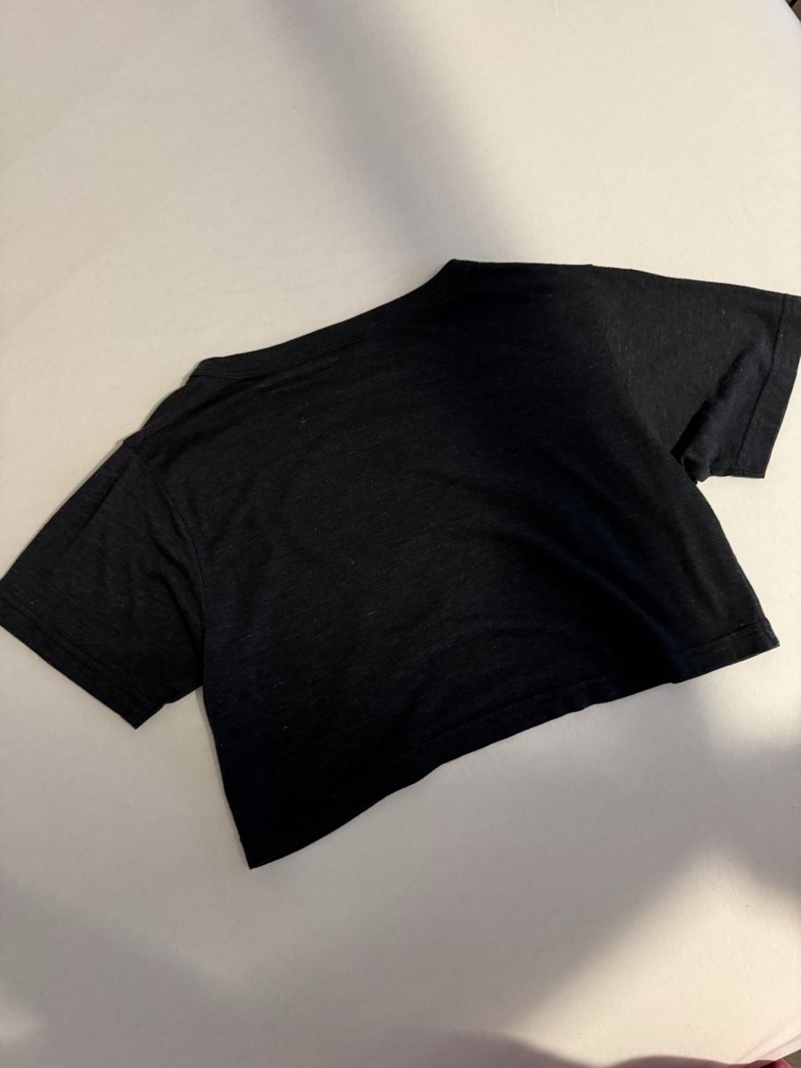 T-shirt: DARK GREY CROPTOP🩶 – Usato da Dietikon venduto da athiinax 2