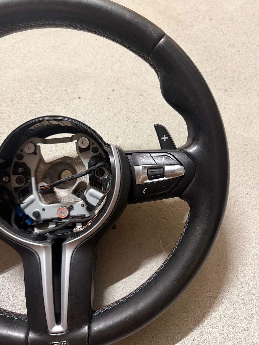 BMW Tutti pezzi di ricambio auto: BMW M2 M3 M4 Lenkrad original – Usato da Ballwil venduto da Red3 2