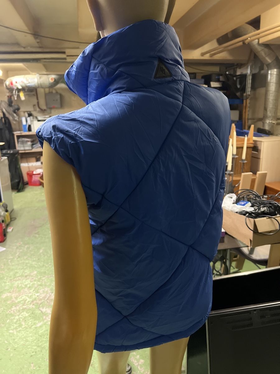 Gilets & Westen: B.young Daunenweste Steppweste Gr. 38 blau – Gebraucht aus Rorschach von TimelessTrading 2
