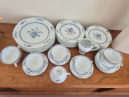 Porcelaine Limoges Coquet, assiettes,tasses 8 personnes P7