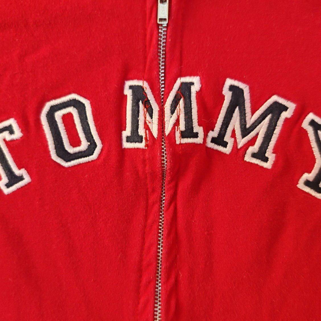 Tommy Hilfiger Pullover & Sweatshirts: Sweat à capuche Tommy Hilfiger - S - Dès 10.- – Gebraucht aus Bex von sni_q7lh 2