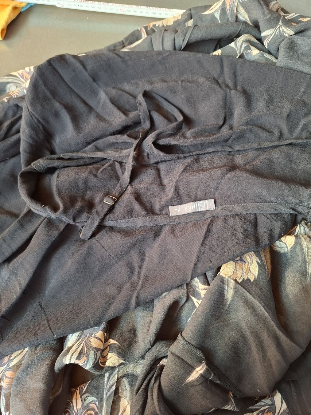 Vestiti: robe – Nuovo e nell'imballaggio originale da Grandevent venduto da mik_52f8 3