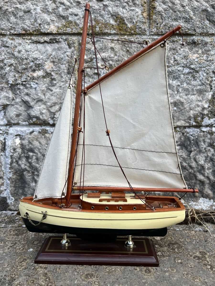 Kit di modellismo & Modellini statici: Segelschiff Modell  – Usato da Bern venduto da Findus101