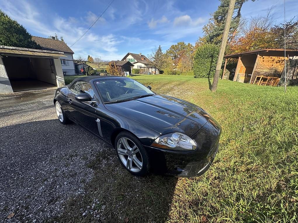 Jaguar Automobili: Jaguar XKR Cabrio – Usato da düdingen venduto da Prestofern93