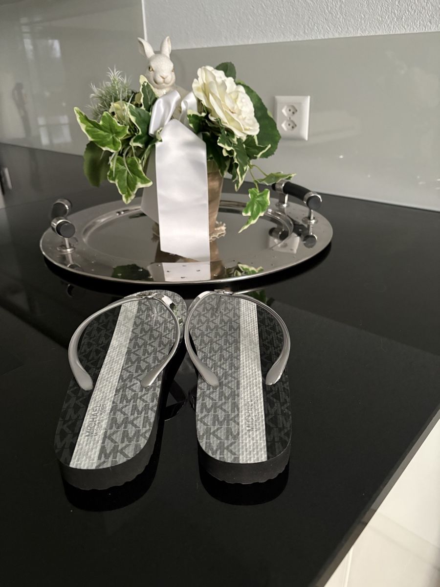 Michael Kors Damenschuhe: MICHAEL KORS - Flip Flops - Gr. 38 (8) - NEU – Neu und originalverpackt aus Rheinfelden von Simba9 1