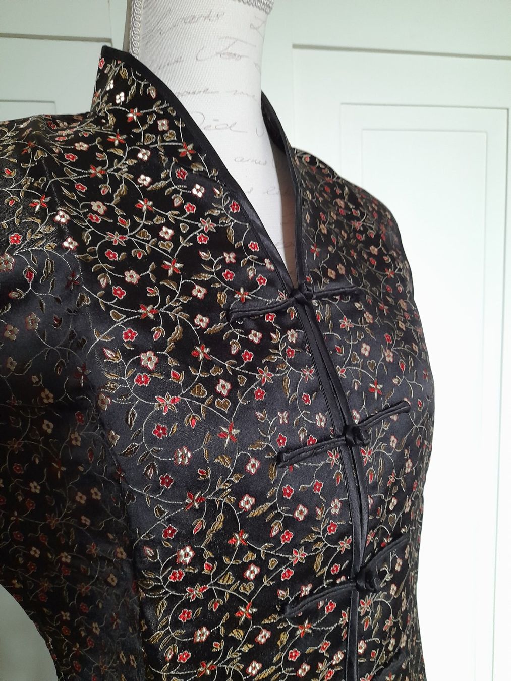 Vestiti: ASIATISCHES KLEID MIT ELEGANTEM BLUMENDESSIN, 2 TEILIG – Nuovo (secondo la descrizione) da Lenzburg venduto da mayfair02 2