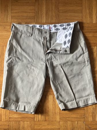 Dickies Shorts - Beige - Size 32 - Summer Style