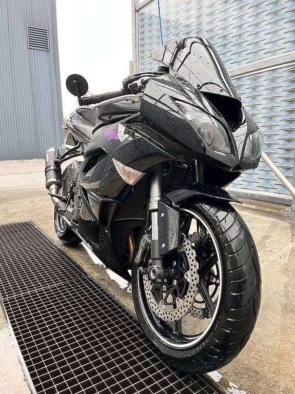Kawasaki Strada: Kawasaki ZX 6R – Usato da Gurzelen venduto da hodler97