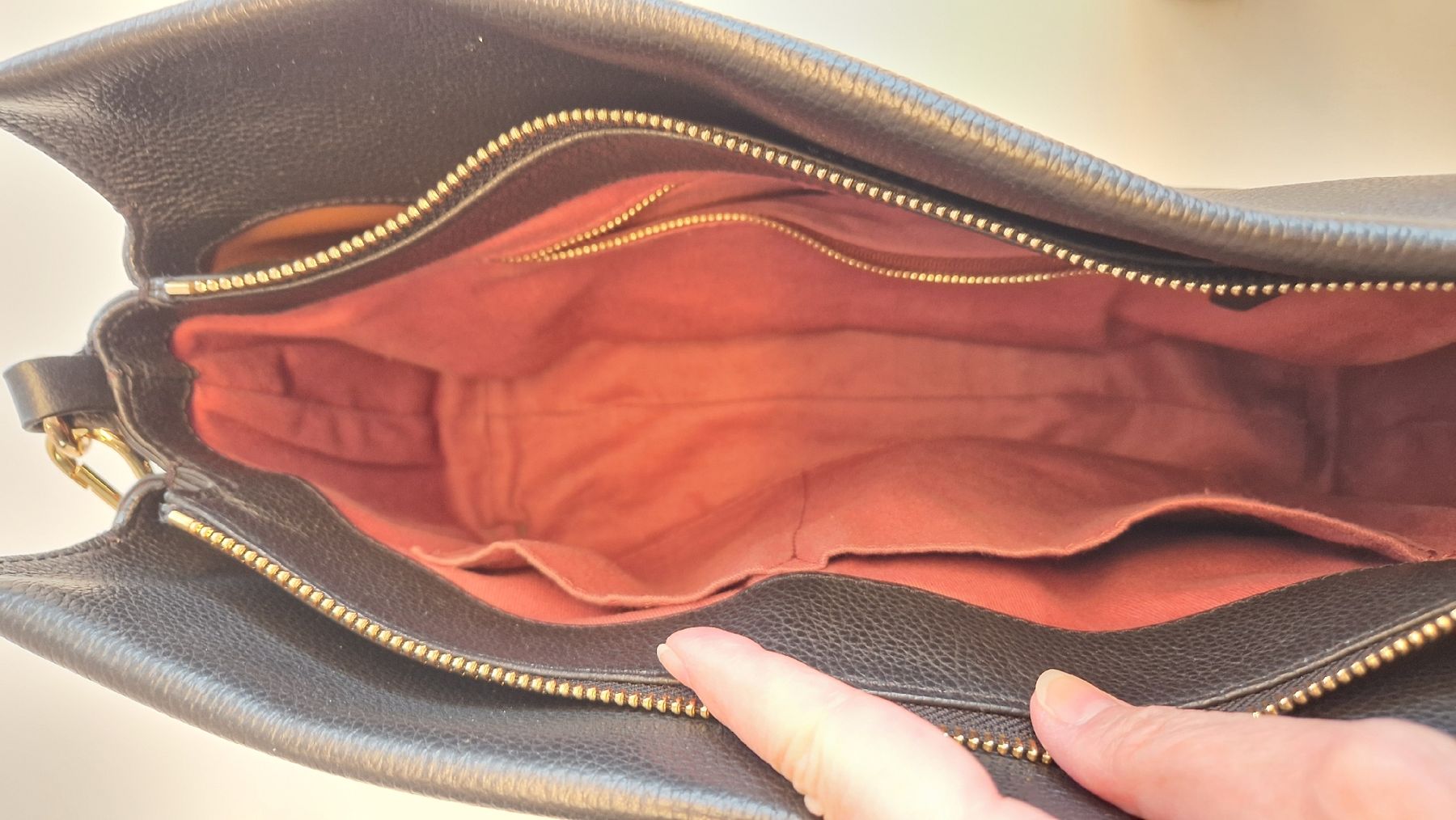 Coccinelle Borse da donna: Coccinelle Handtasche schwarz – Usato da Binz venduto da imperatrice3 3
