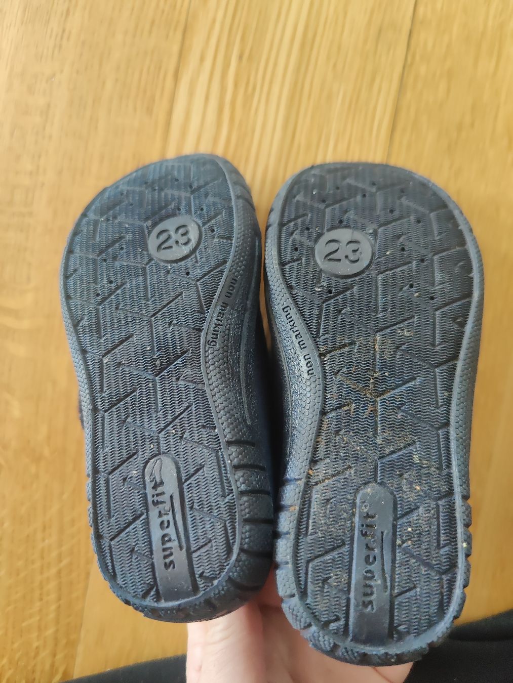 Scarpe per ragazzi: Hausschuhe Superfit Gr. 23 – Usato da Gossau SG venduto da Matamoros 2