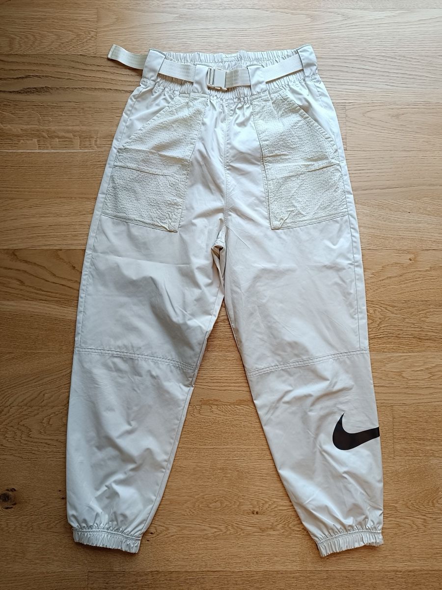 Nike Hosen: NIKE BEIGENE FREIZEITHOSE – Gebraucht aus Zürich von dbu_s8p2 2