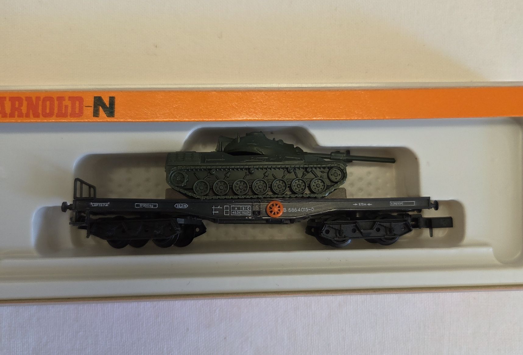 Arnold Modellini di ferrovie: Arnold Rapido N Flachwagen mit Panzer.. – Usato da Stans venduto da Ducati16 4