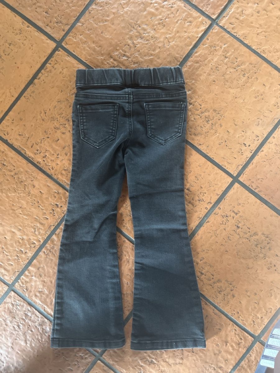 C&A Pantaloni: C&A Mädchen Jeans Gr. 110 mit Herzflicken – Usato da Fräschels venduto da Cesca 1
