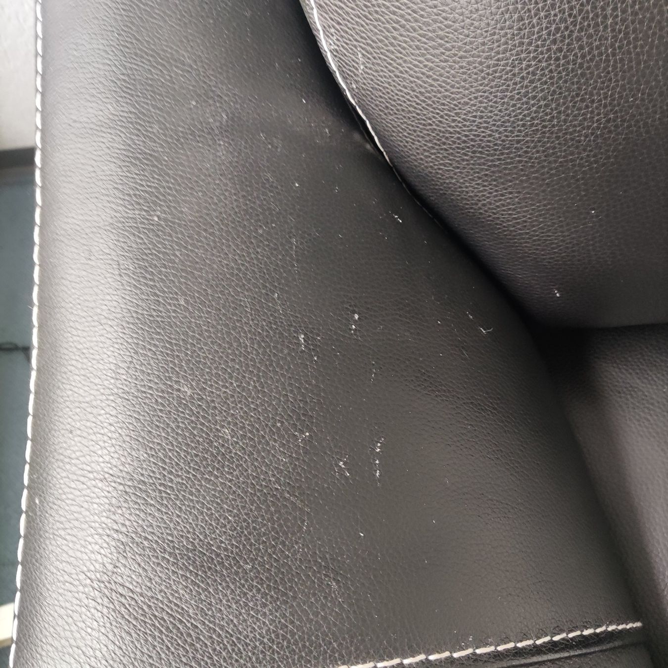 Divani: Schwarzes Echtleder Relaxsofa mit Elektrofunktion – Usato da Solothurn venduto da Csw1 6