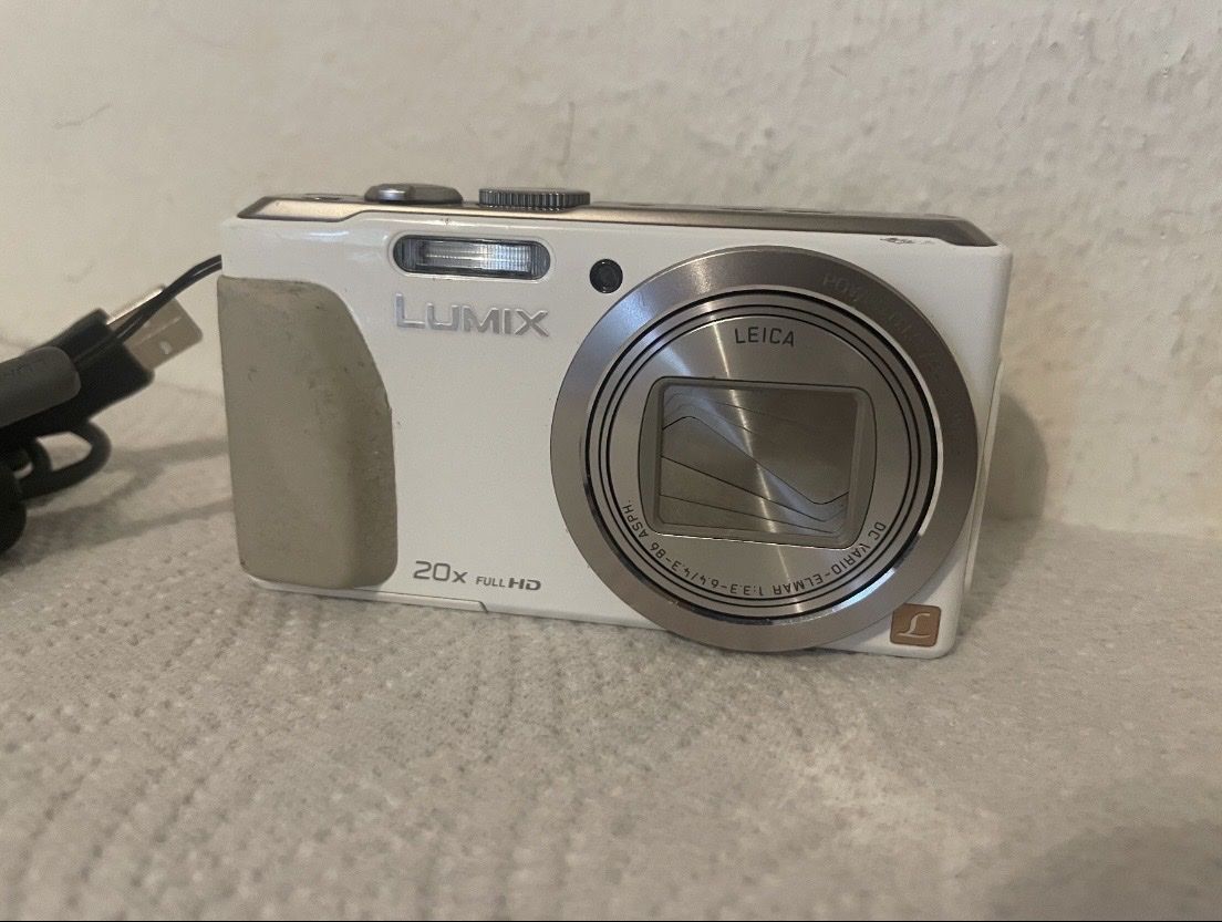 Panasonic Fotocamera: Panasonic Lumix DMC - TZ40 Digitalkamera – Nuovo (secondo la descrizione) da Zürich venduto da tia_lj5d