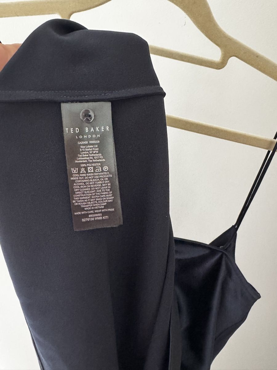 Tops: Ted Baker KITI Satin-Top Navy  – Neuf avec emballage d'origine à Zürich par di_archive 6