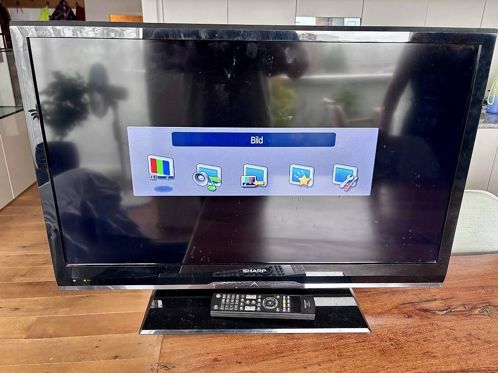 Televisori: Sharp Aquos Fernseher  – Usato da Gossau SG venduto da Rebecca-92