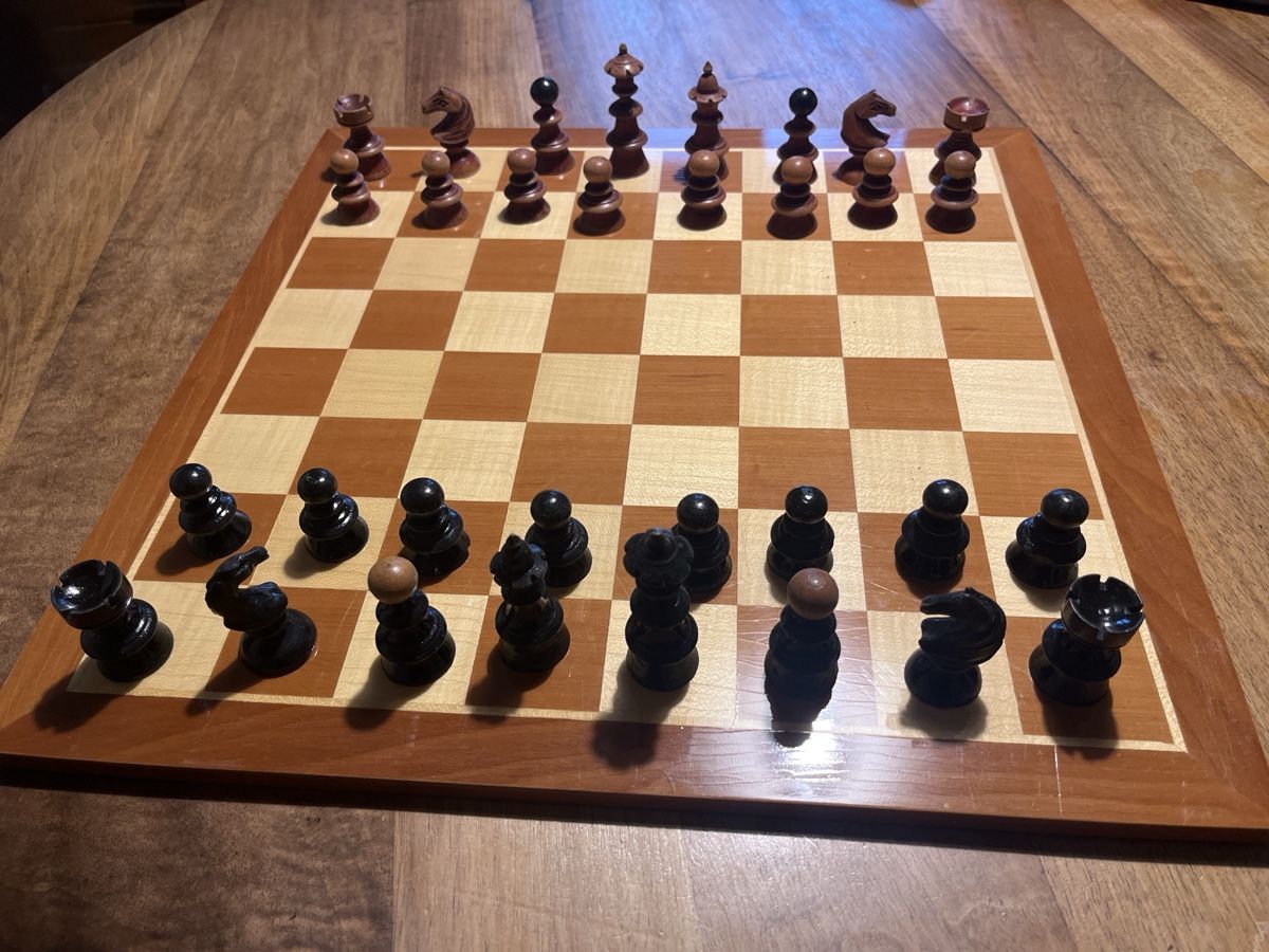 Giochi: Schachspiel komplett Holz – Usato da Niederurnen venduto da gebrauchtbrauchbar