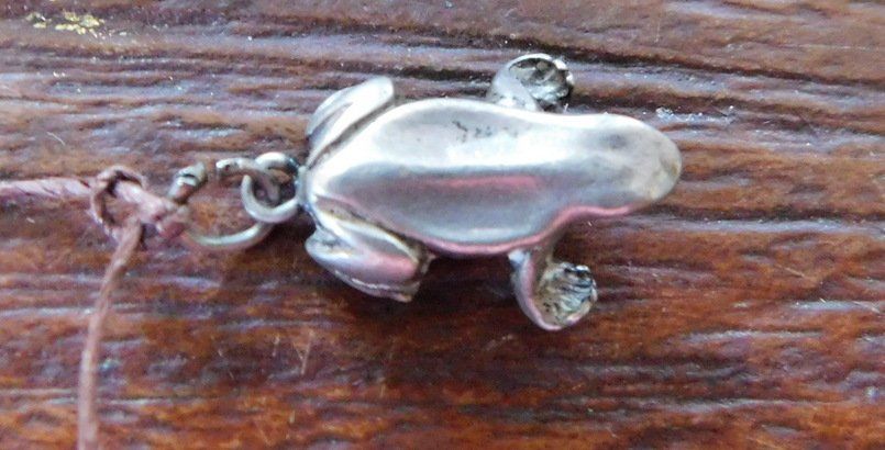 Ciondoli: Frosch-Anhänger-Sammlung, teils Silber und beweglich – Usato da Villnachern venduto da Niggo0 4