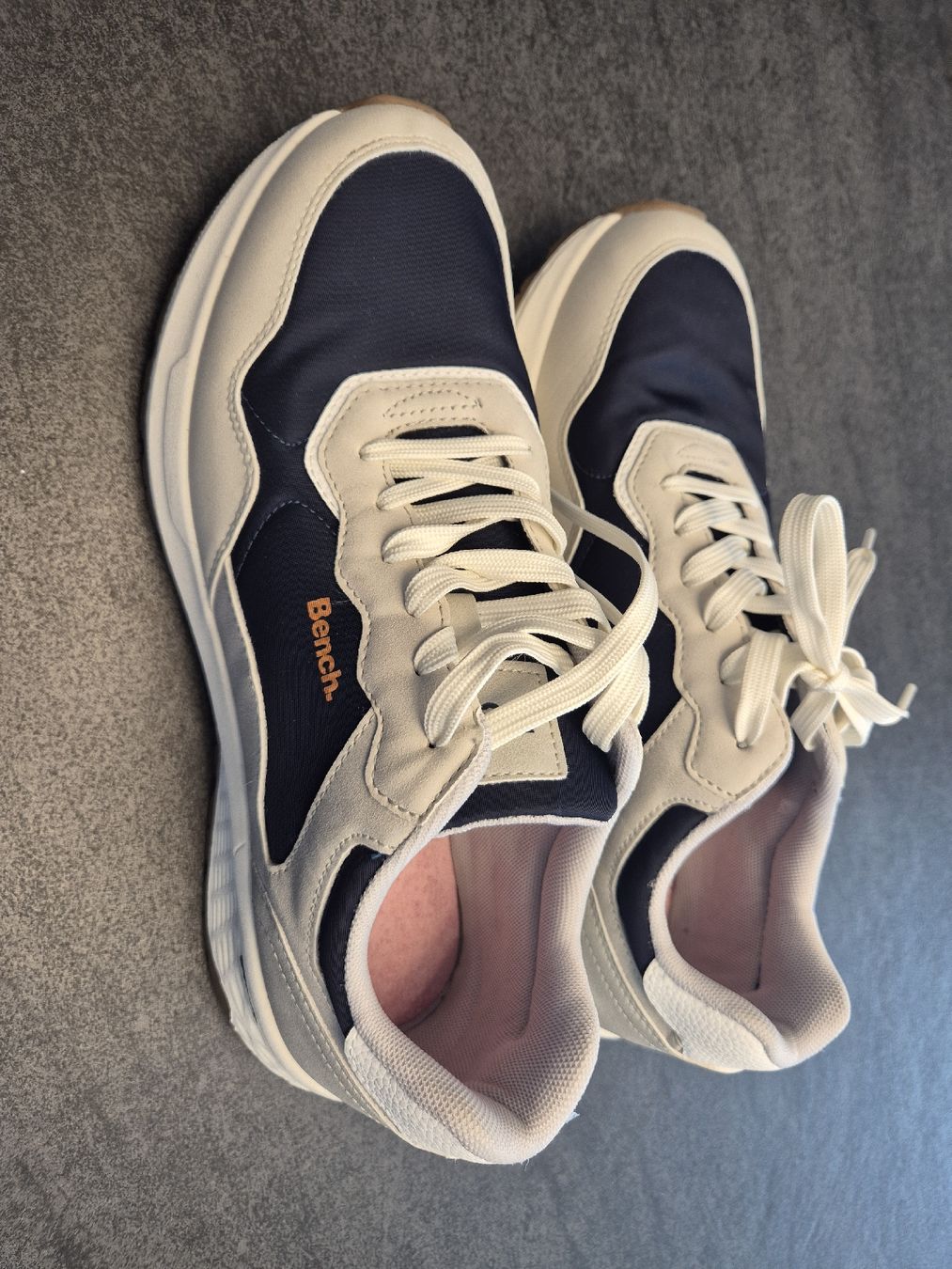 Bench Scarpe da uomo: Bench Turnschuhe grösse 44 – Usato da Ebikon venduto da Familiekunterbunt