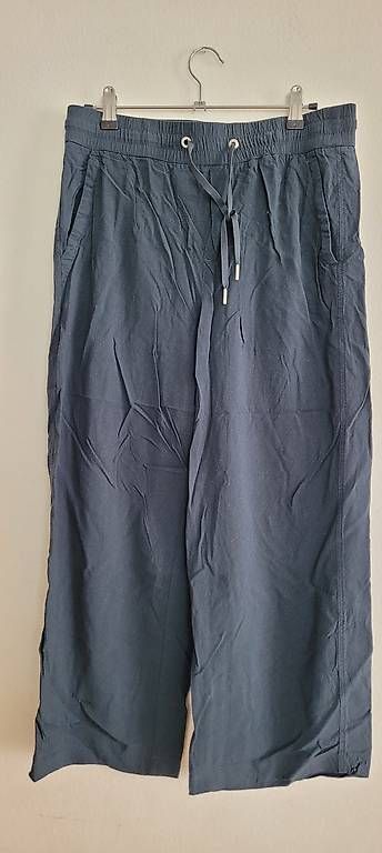 Pantaloni: Leichte Stoffhose, Gr. 36 – Usato da Zürich venduto da Cologna