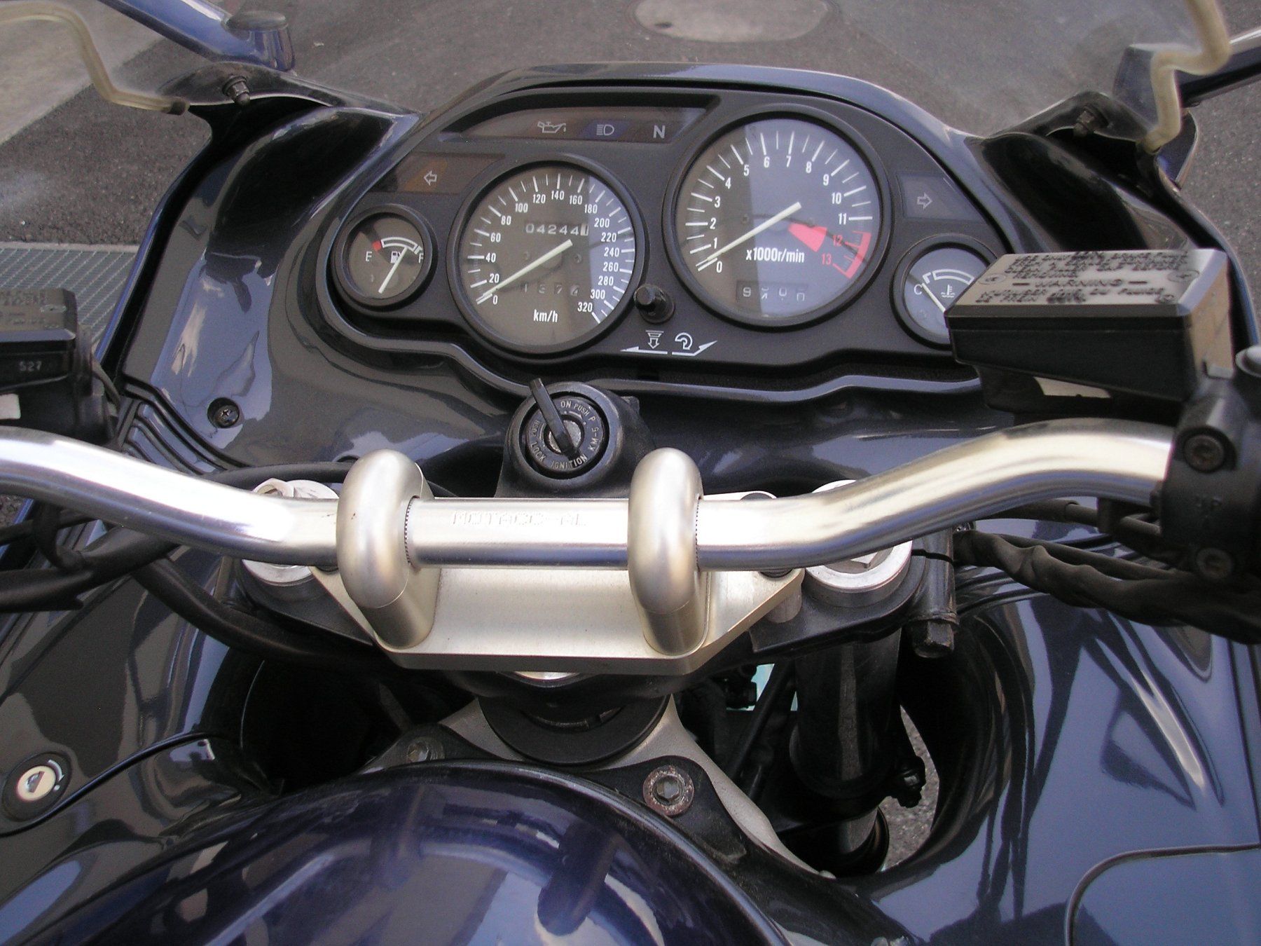 Kawasaki Strada: Kawasaki ZZR 1100 – Usato da Uznach venduto da Robrro 5