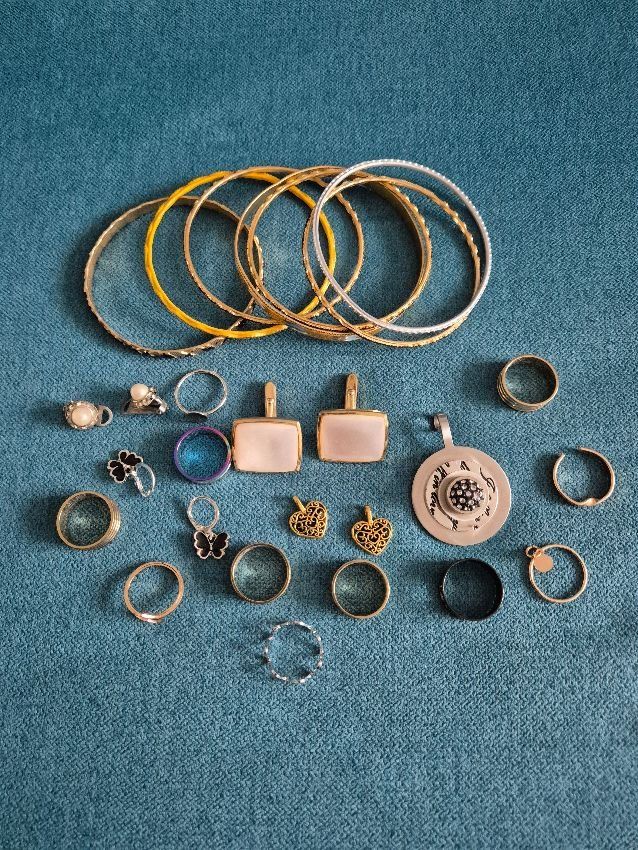 Altri gioielli: Schmuck Schatulle mit Div. Modeschmuck – Usato da Embrach venduto da wernici 4