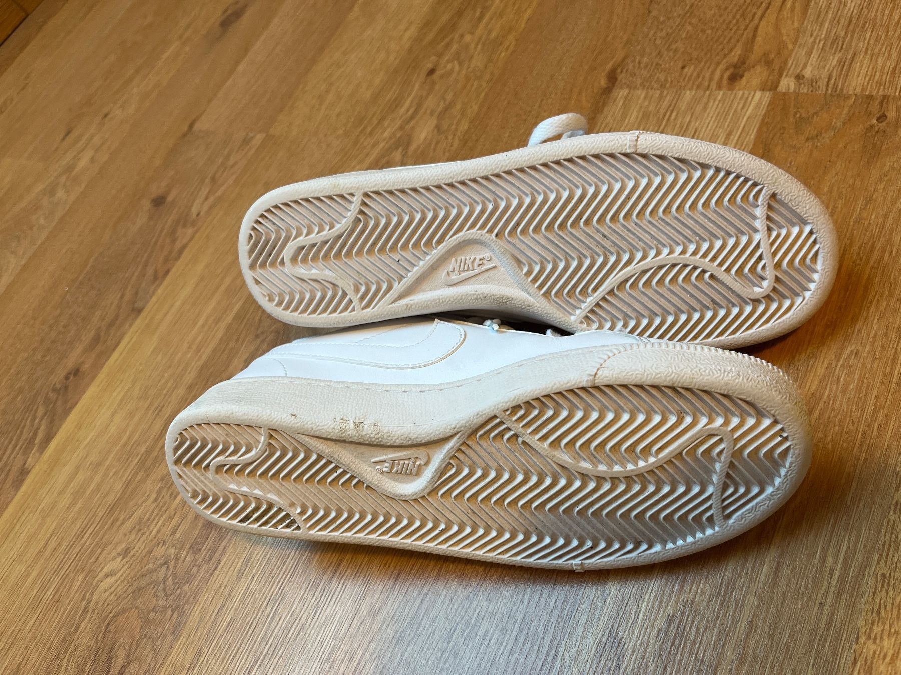 Nike Herrenschuhe: Nike taille 39 – Gebraucht aus Genève von fyshbird 4