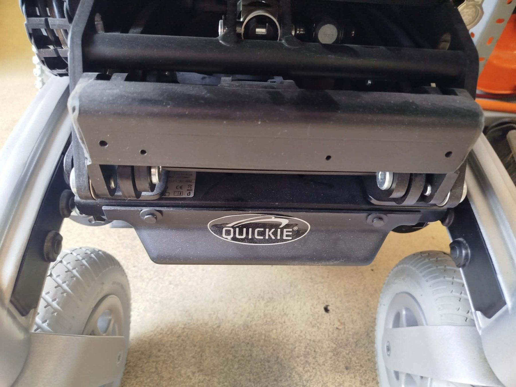 Rollstühle: Fauteuil roulant électrique Modèle: Quickie – Gebraucht aus La Chaux-de-Fonds von Emmaus2300CDF 3