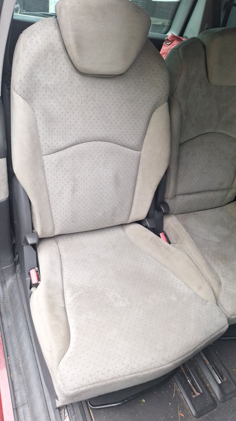 Citroën Tutti pezzi di ricambio auto: Autositze C8 2.+ 3. Reihe 4 Stk. – Usato da Safenwil venduto da Herbert_b